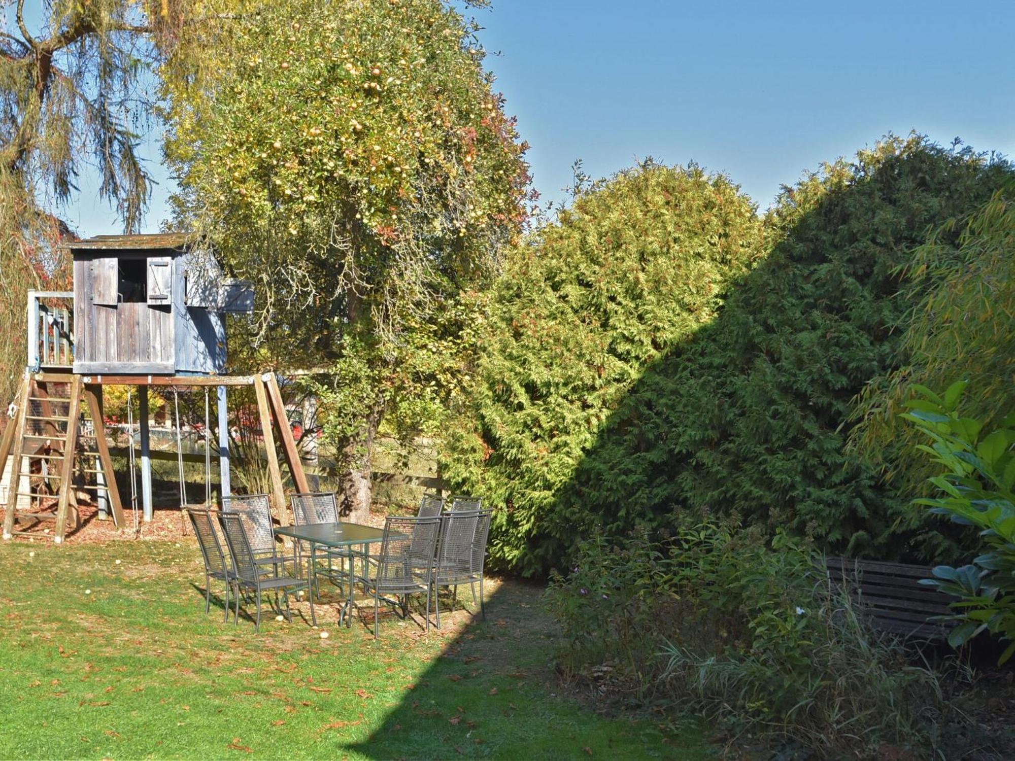 Spacious Holiday Home In Hesse With Garden วัลเด็ค ภายนอก รูปภาพ